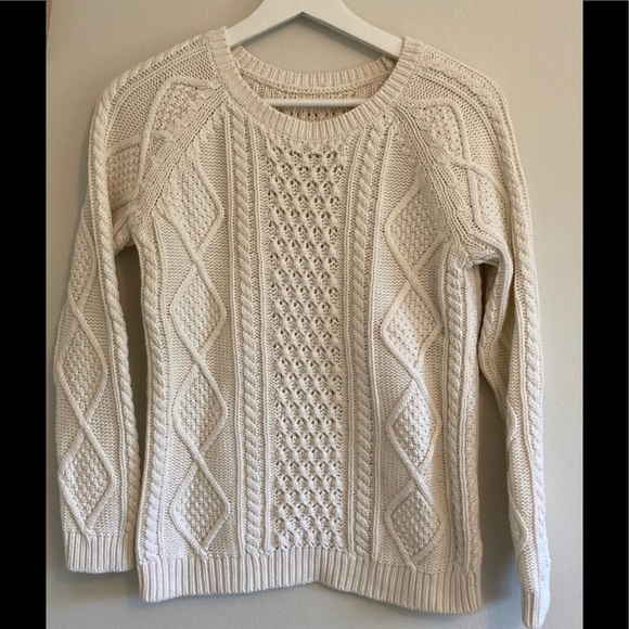 💕 Host Pick 💕 Kids’ Irish Fairisle cable knit 🌾 - Picture 4 of 4